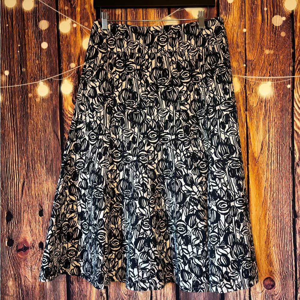 Emma James Nany and White Floral A-Line Skirt